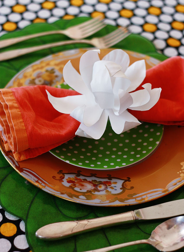 paper-magnolia-paper-plate-napkin-ring-640